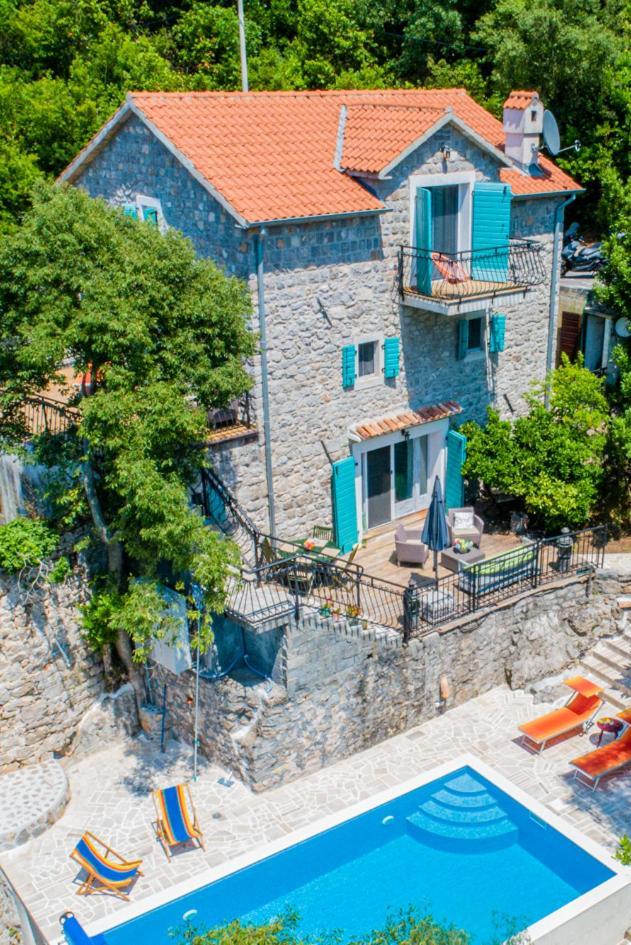 Villa Toscana With A Pool Tivat Exterior photo